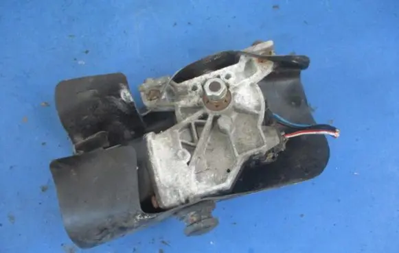 Fiat Panda 141 Front wiper linkage and motor