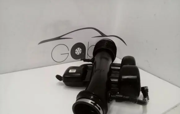 Intake resonator
