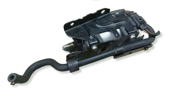 Audi A3 S3 8P Fuel injection high pressure pump 1K0130307BH