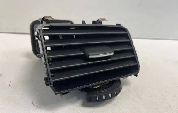 Volkswagen Touareg II Dashboard air vent grill cover trim 7P2819704A