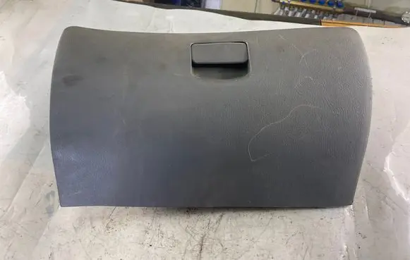 Hyundai Accent Glove box