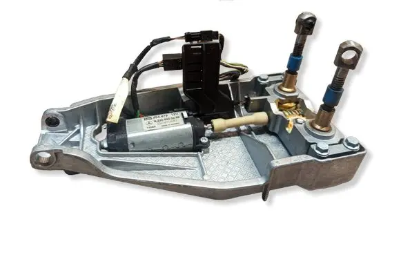 Mercedes-Benz E W211 Steering column adjust motor A2205400288 404476 1159A
