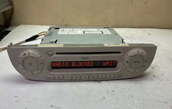 Fiat 500 Radio/CD/DVD/GPS head unit 7647389316 7354524860