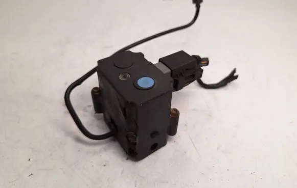 BMW X6 E71 Air suspension valve block EBMV0586A