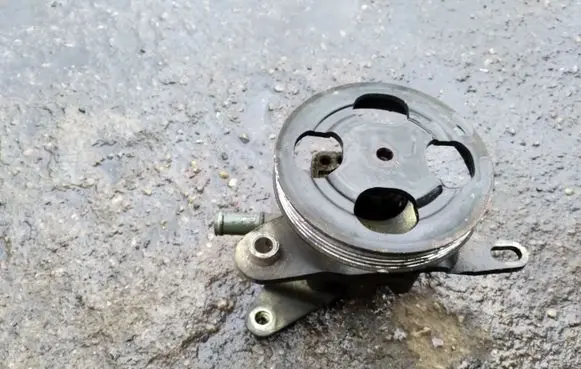 Mazda 626 Power steering pump GE4T32650A