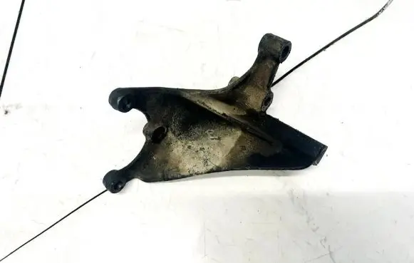 Volkswagen Transporter - Caravelle T4 Engine mounting bracket