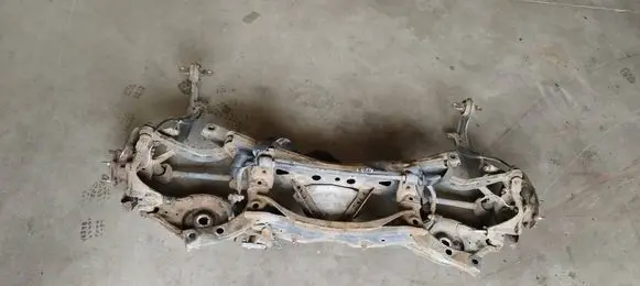 Mazda 3 III Rear subframe