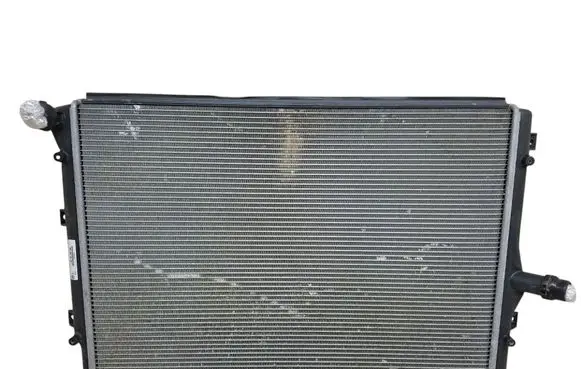 Volkswagen Golf VI Coolant radiator 1K0121251DD