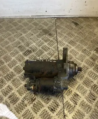 Volkswagen Polo IV 9N3 Starter motor