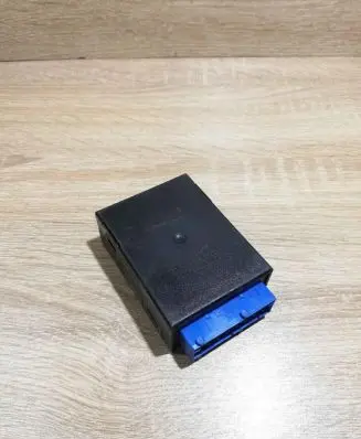 BMW 3 E36 Window wiper relay 8366381