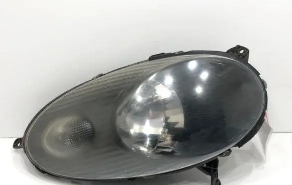 Nissan Micra Headlight/headlamp 26010BC50A
