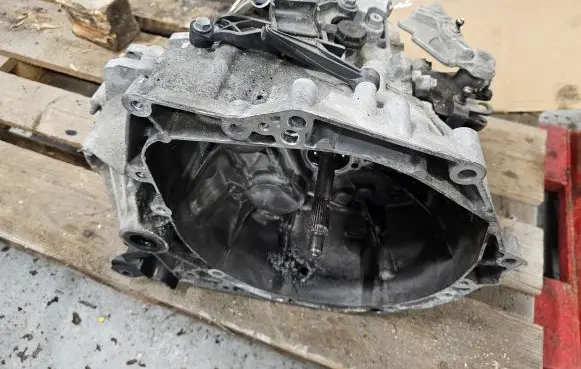 Peugeot 2008 I Manual 6 speed gearbox 20EA59