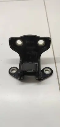 Chevrolet Captiva Rear door lower hinge 