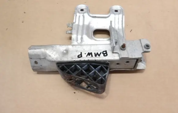 BMW 1 F20 F21 Front bumper mounting bracket 7266194 10031013 210613