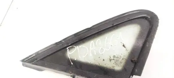 Volkswagen Touran I Front triangle window/glass 