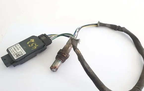 Volkswagen Touran III Lambda probe sensor 04L907805BJ