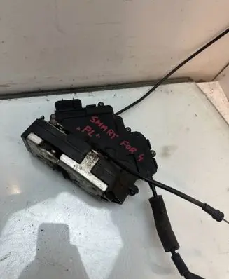 Smart ForFour I Front door lock a4547200135