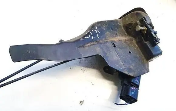 Toyota Avensis Verso Rear door lock 370l