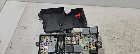 Ford Focus Fuse box set 21090000001 19197000001 0500400A42000