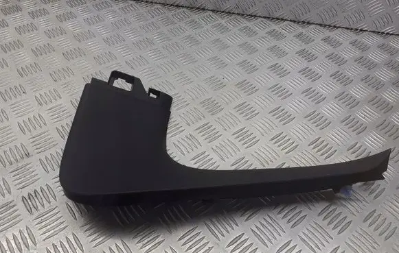 Renault Megane III Rear window tailgate spoiler 909020006R