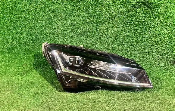 Skoda Superb B8 (3V) Headlight/headlamp 3V1941016D