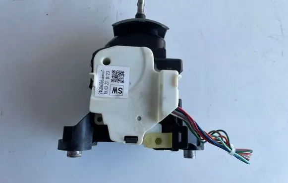 Mitsubishi Outlander Gear shifter/selector 2400A355