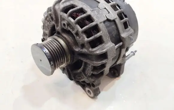 Skoda Superb B8 (3V) Generator/alternator 03L903023M