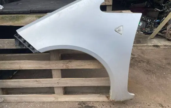 Mitsubishi Colt Fender
