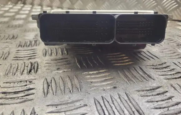 Volkswagen Touran I Engine control unit/module 03G906016BQ