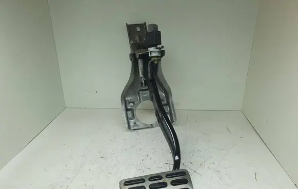 KIA Sorento Brake pedal KDTAA0025