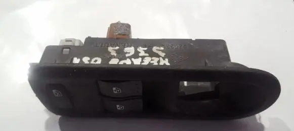 Renault Megane II Electric window control switch 156018070c