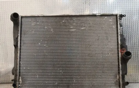 BMW 3 E90 E91 Coolant radiator 7564654