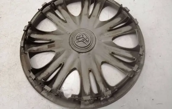 Citroen Xsara Picasso R16 wheel hub/cap/trim 9657838180