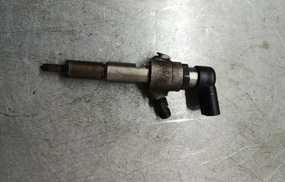 Fuel injector