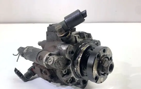 Ford Focus C-MAX Fuel injection high pressure pump 