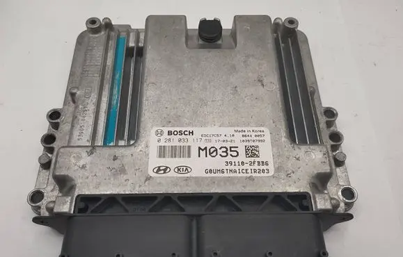 KIA Sorento Engine control unit/module 391102FBB6 0281033117 EDC17C57