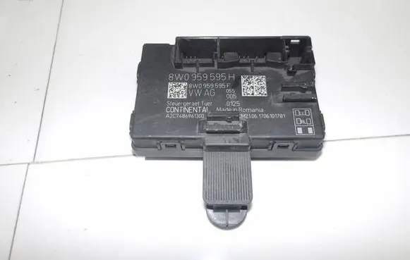 Audi A4 S4 B9 8W Door control unit/module 8W0959595