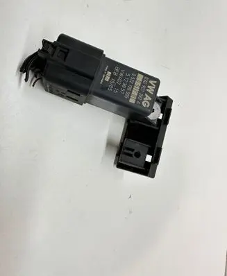 Volkswagen Golf Plus Glow plug pre-heat relay 03G907282A 5123857 0522120505
