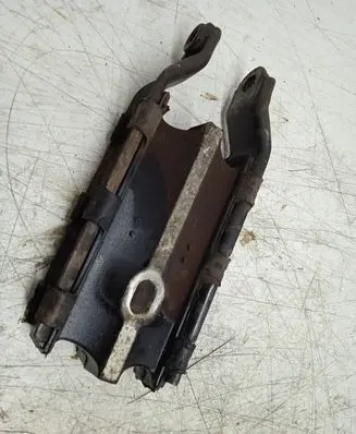 Volvo S60 Engine mount bracket 31262935