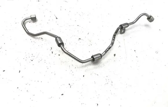 Volvo XC40 Fuel injector supply line/pipe 32140110