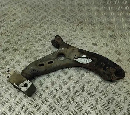Volkswagen Tiguan Front lower control arm/wishbone 5N0407152