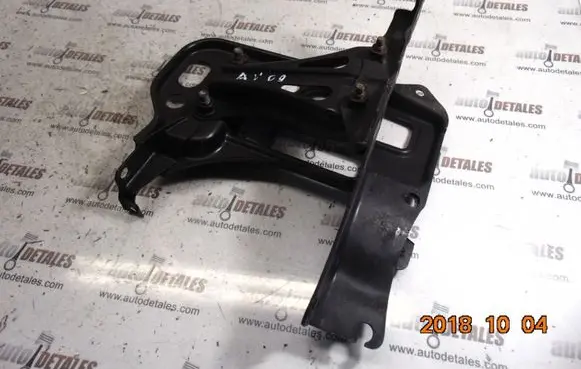 Toyota Avensis T270 Battery tray 