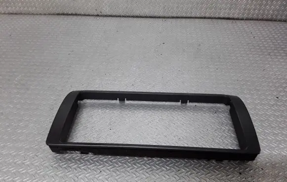 Radio/GPS head unit trim