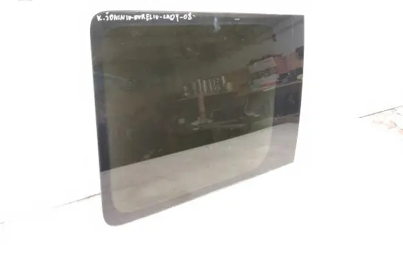 Volkswagen Caddy Sliding door window/glass E000231