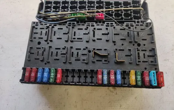 Volkswagen Transporter - Caravelle T4 Fuse box set 357937039