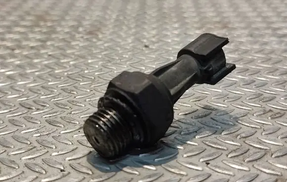 Fiat Ducato Oil pressure sensor F100821