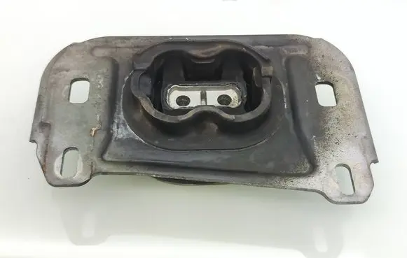 Peugeot Expert Gearbox mount 9673768680