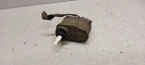 Volkswagen Golf III Headlight level adjustment motor 