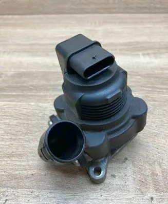 Volkswagen PASSAT B7 EGR valve 06K131097L 70151066