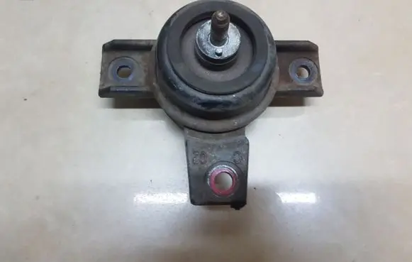 Hyundai Santa Fe Engine mount bracket